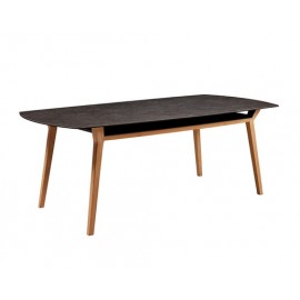 MESA DE EXTERIOR SHELDON, DISEÑADO POR NICOLAS THOMKINS.