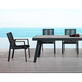 SILLA DE EXTERIOR NOFI 3.0 CON REPOSABRAZOS COLOR NEGRO