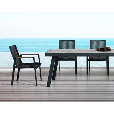 SILLA DE EXTERIOR NOFI 3.0 CON REPOSABRAZOS COLOR NEGRO