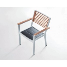 SILLA DE EXTERIOR YORK CON REPOSABRAZOS COLOR BLANCO