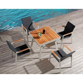 SILLA DE EXTERIOR NOFI CON REPOSABRAZOS COLOR CHAMPAGNE CON GRIS